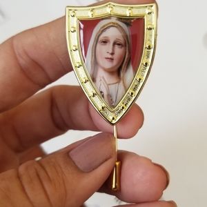 Our Lady of Fatima pin!
